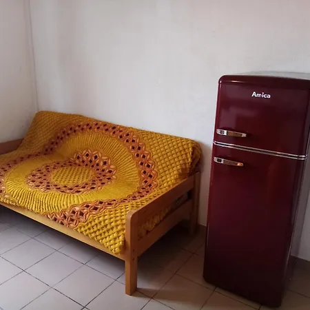 Seaside Terrace Apartments: Spacious Seaview With Free Amenities
