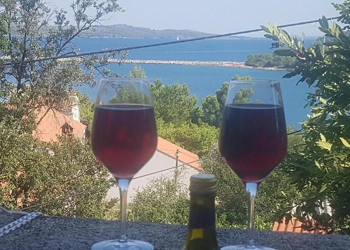 Extra Spacious Seaview Close To The Beach, With Large Terraces And Free Wi-fi & Ac & Bbq & Parking Space Апартаменты